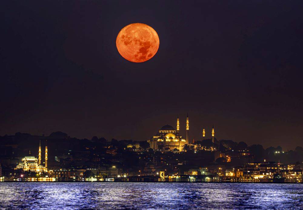 İstanbul’da Mavi Ay nefes kesti. Gökyüzünde görsel şölen yaşandı 6